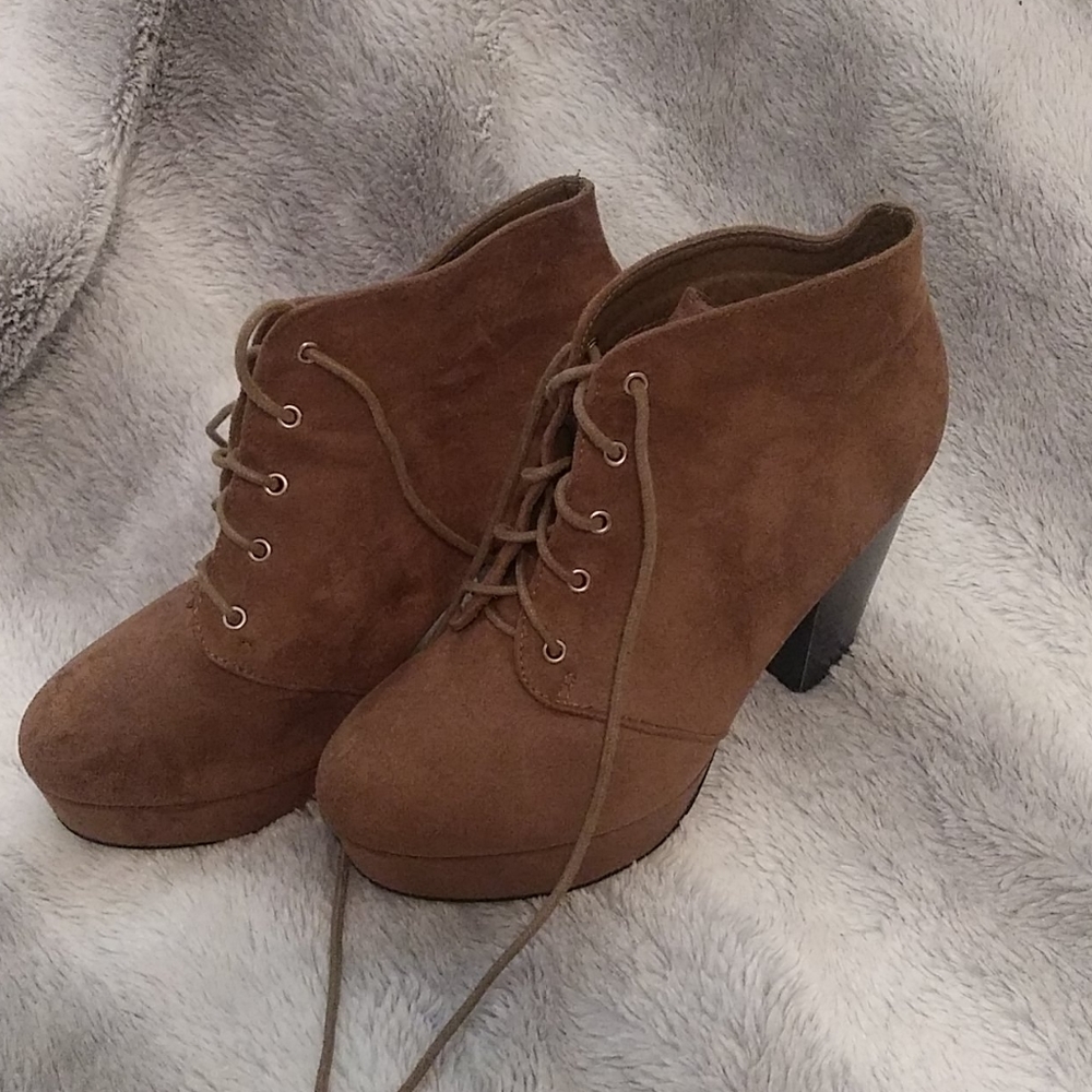 Forever Camille-86 Women's Chunky Heel in Taupe